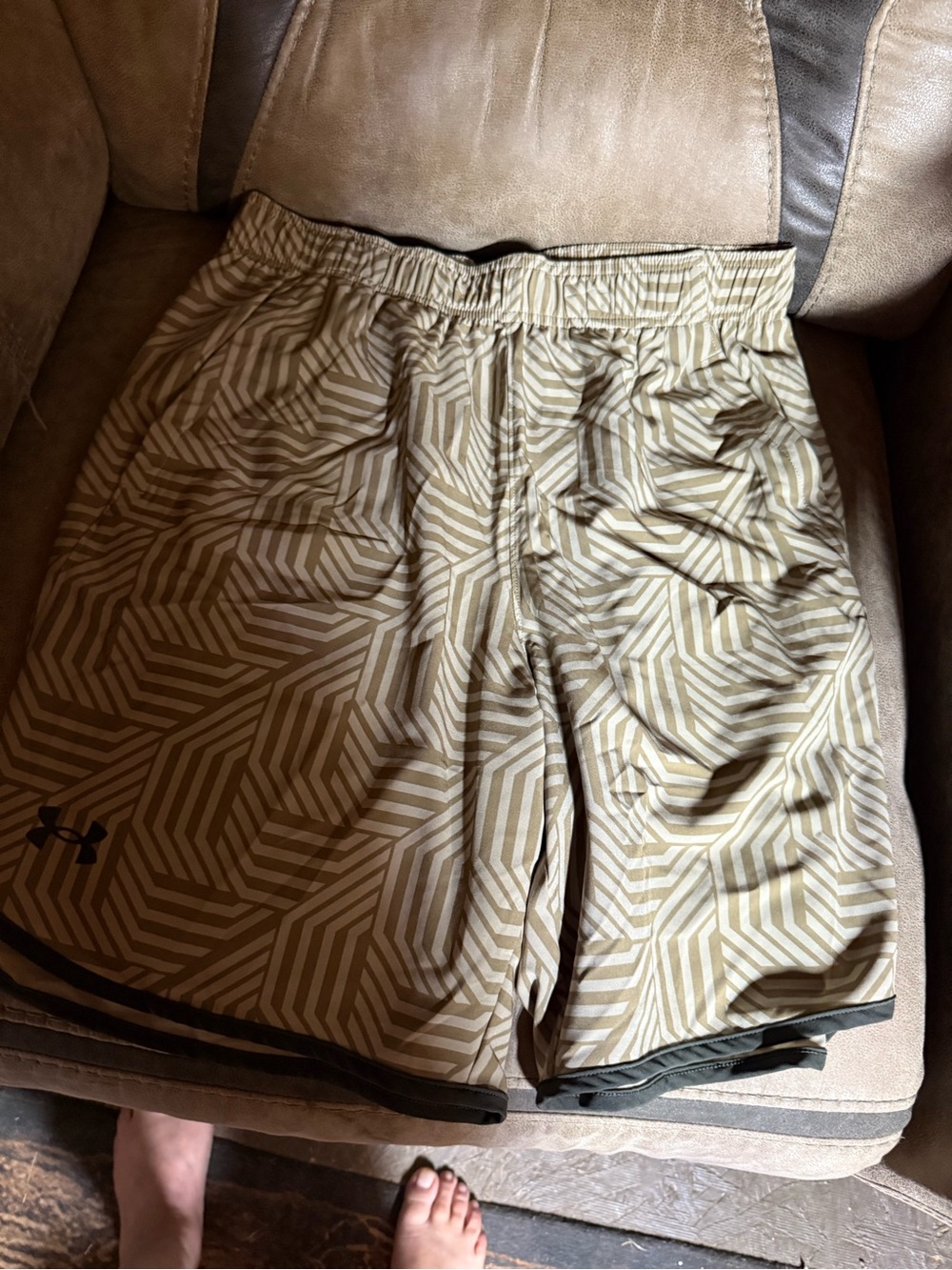 Under Armour Olive Green Camouflage Athletic Shorts - Picture 2 of 2